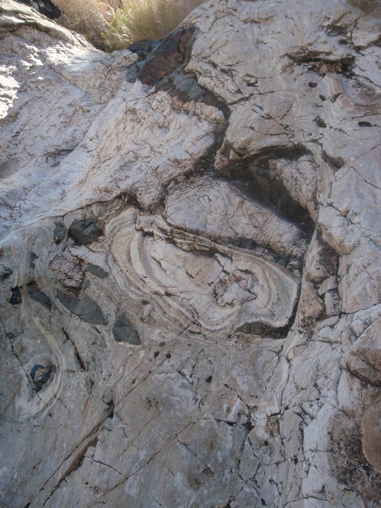 048 P2210573