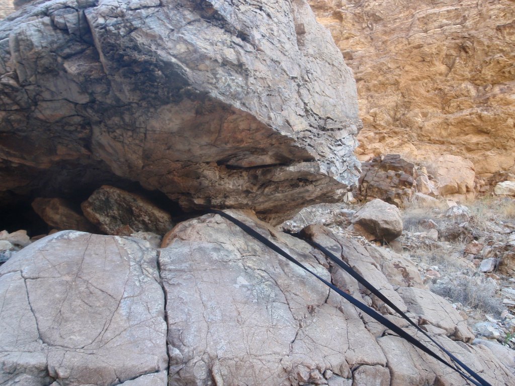 057 P2210591